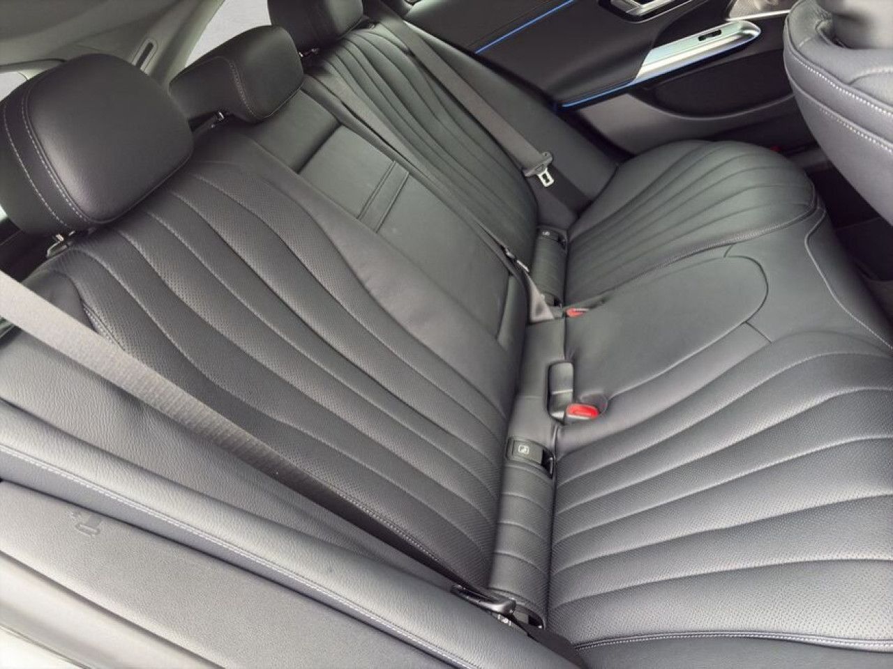Mercedes-Benz E-Klasse – Bild 18
