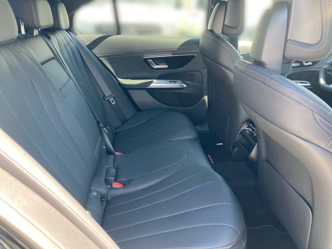 Mercedes-Benz E-Klasse – Bild 12