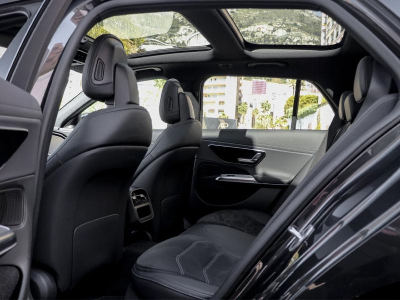 Photo du v&eacute;hicule 17 / 18