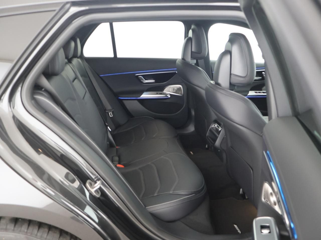 Mercedes-Benz E-Klasse – Bild 14
