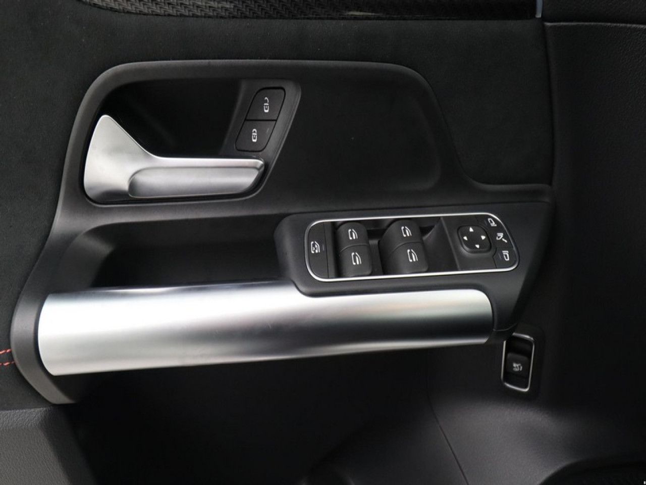 Imagem do veículo 17 / 19