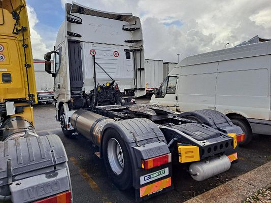 Vehicle image 3 / 4