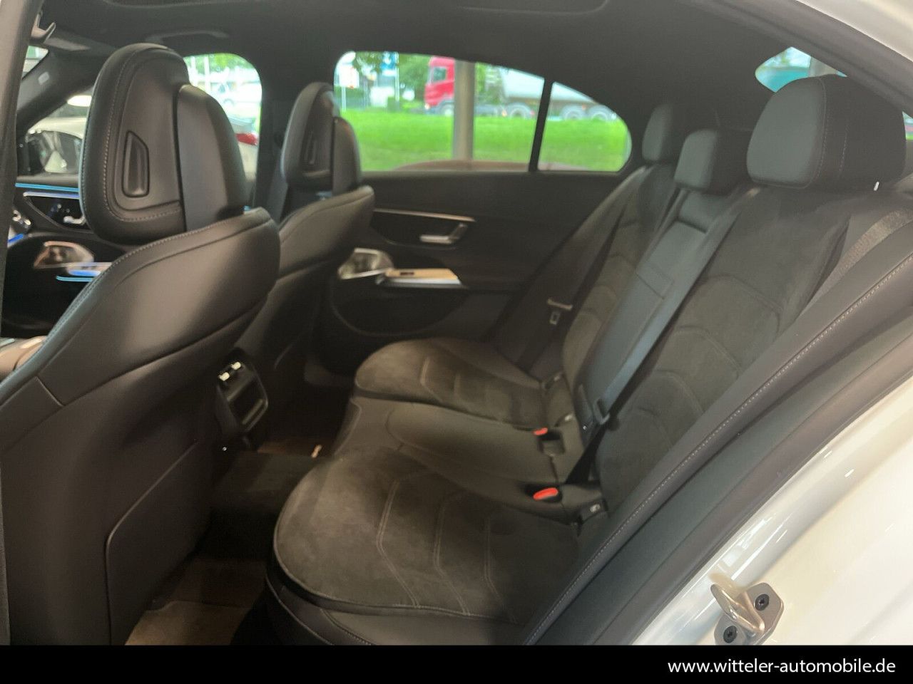 Mercedes-Benz E-Klasse – Bild 8