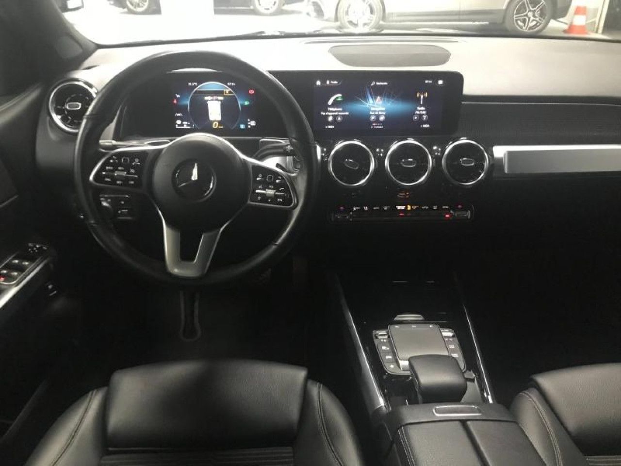 Photo du v&eacute;hicule 16 / 18