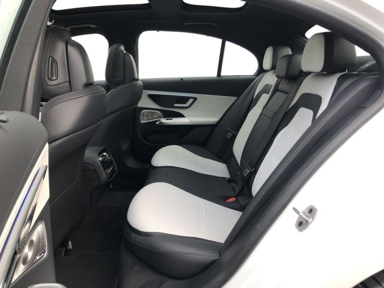 Mercedes-Benz E-Klasse – Bild 7
