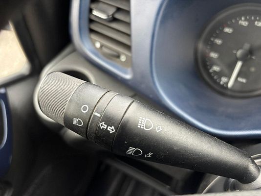 Vehicle image 12 / 15