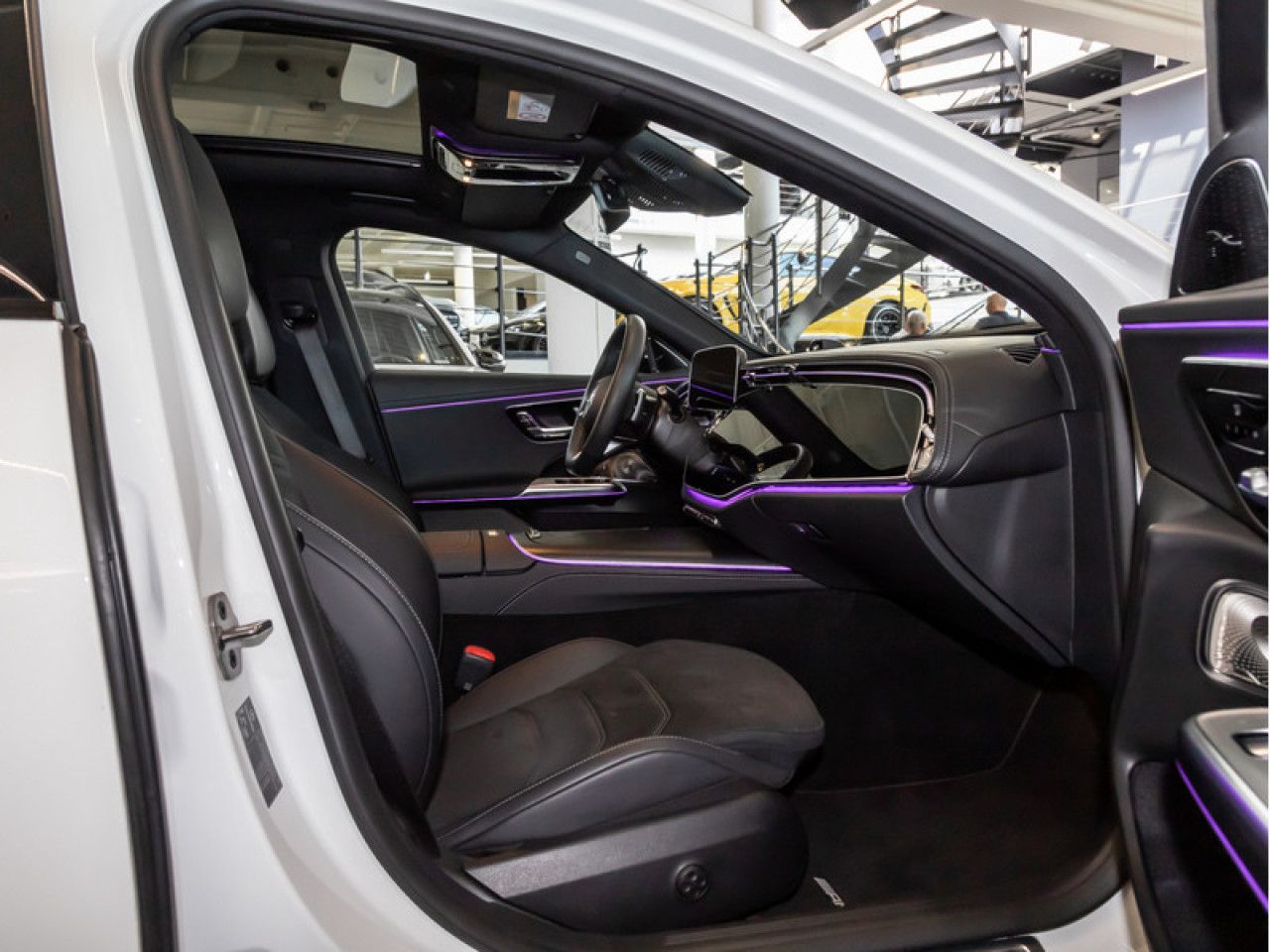 Mercedes-Benz E-Klasse – Bild 8