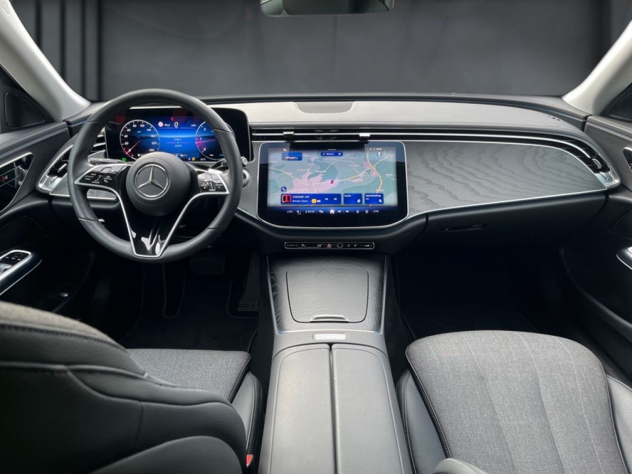 Mercedes-Benz E-Klasse – Bild 15