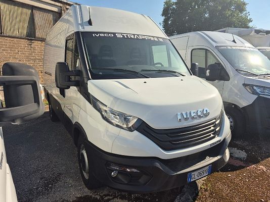 Vehicle image 3 / 7