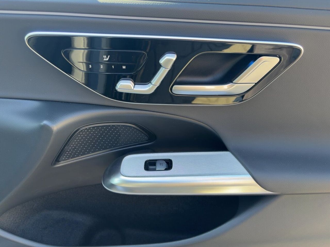 Mercedes-Benz E-Klasse – Bild 15