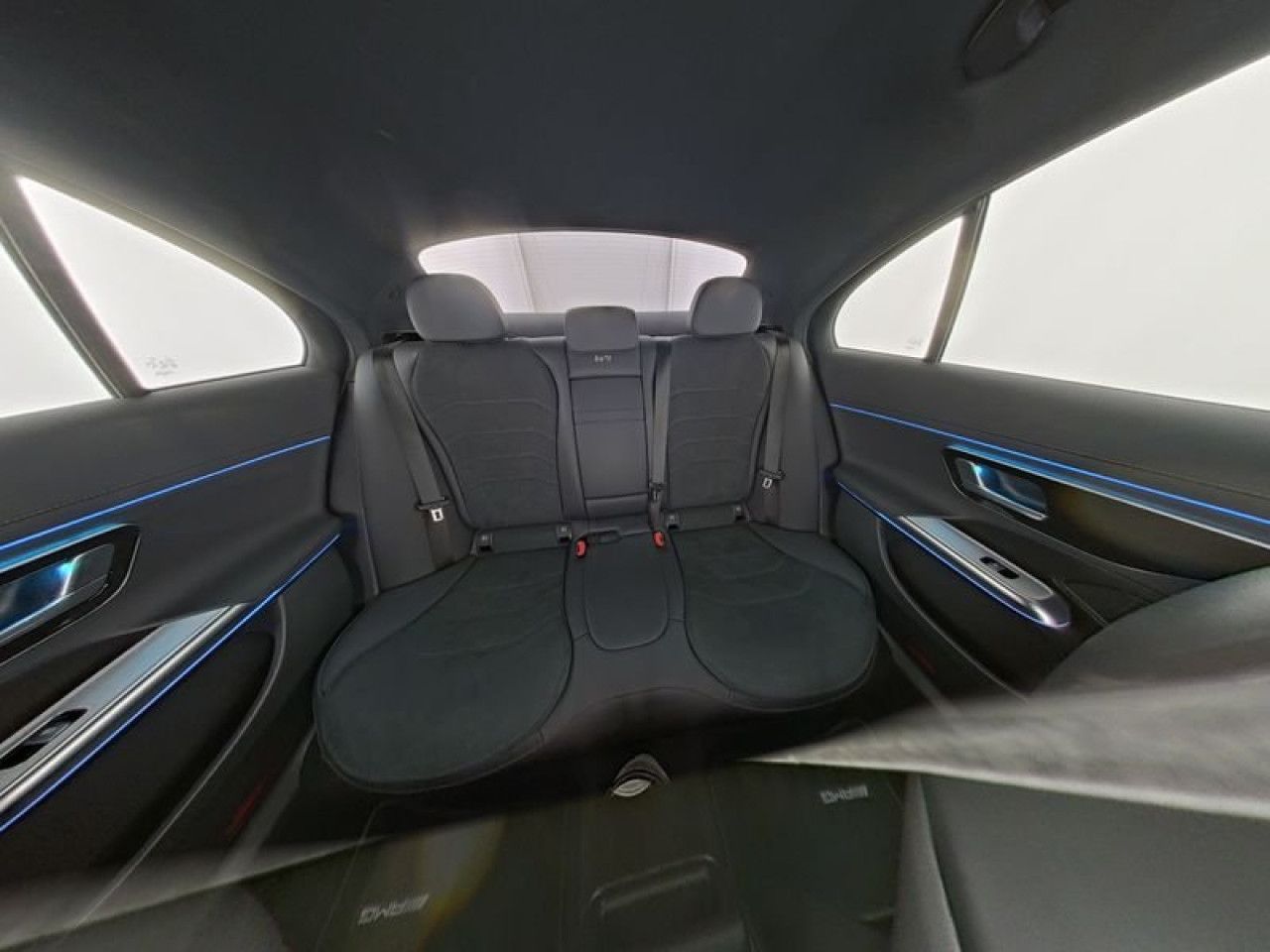 Mercedes-Benz E-Klasse – Bild 8