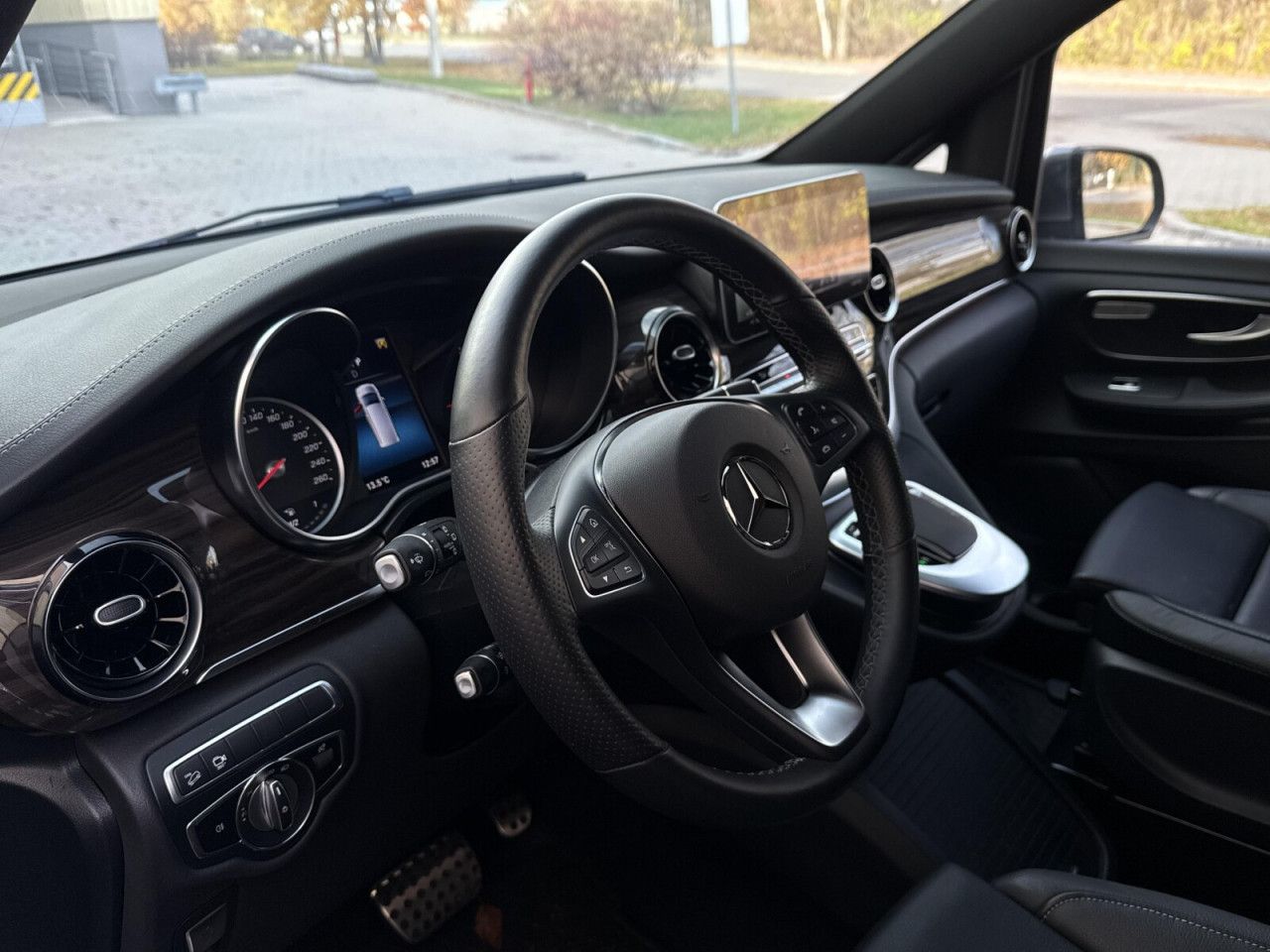 Zdjęcie pojazdu 14 / 24