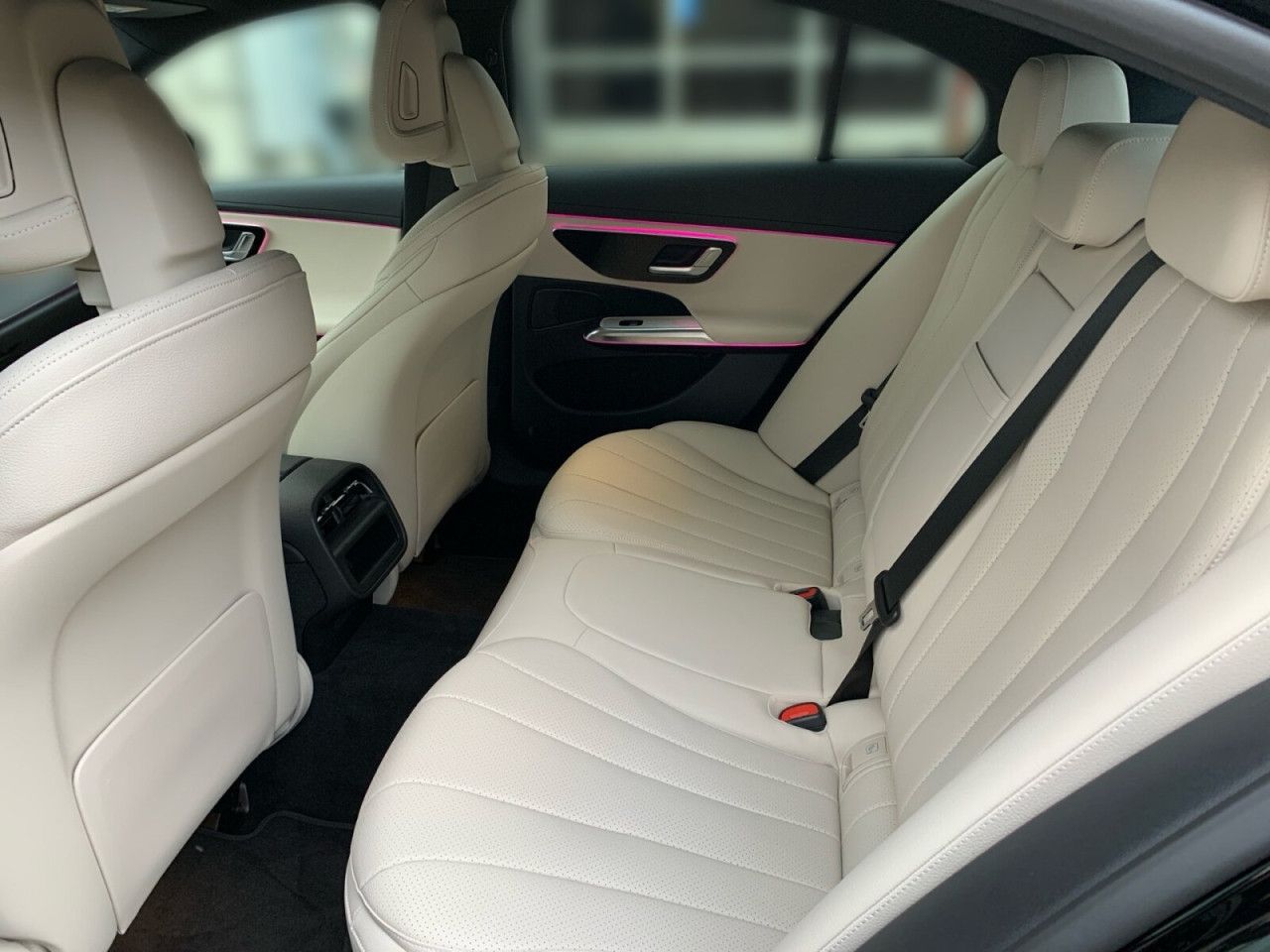Mercedes-Benz E-Klasse – Bild 11