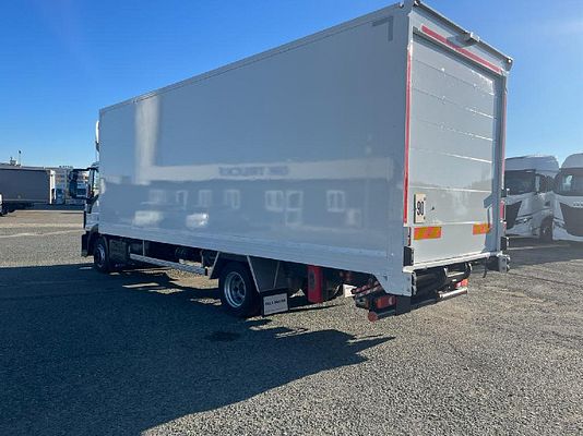 Vehicle image 5 / 13