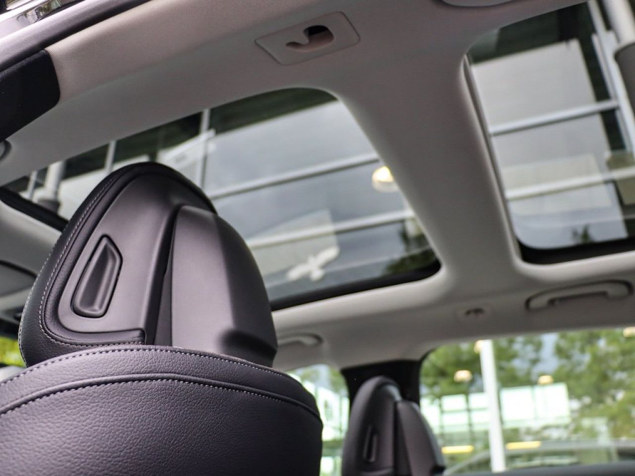 Mercedes-Benz E-Klasse – Bild 26
