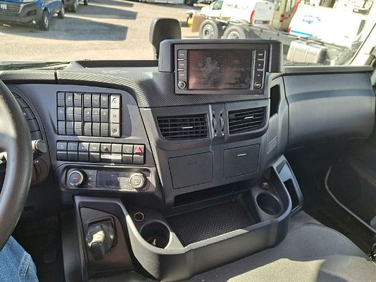 Vehicle image 15 / 16