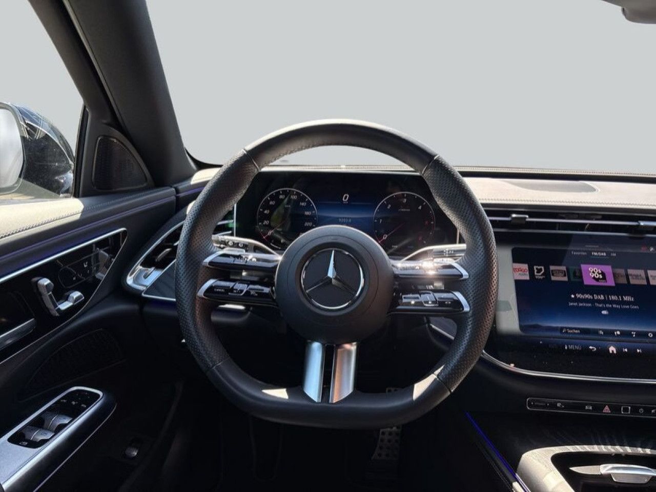 Mercedes-Benz E-Klasse – Bild 17