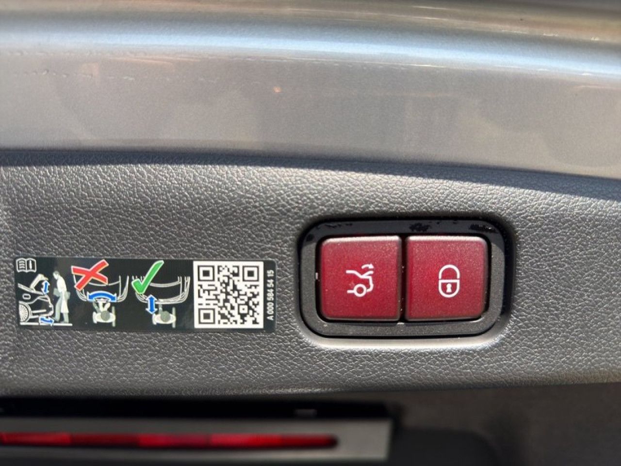 Mercedes-Benz E-Klasse – Bild 15