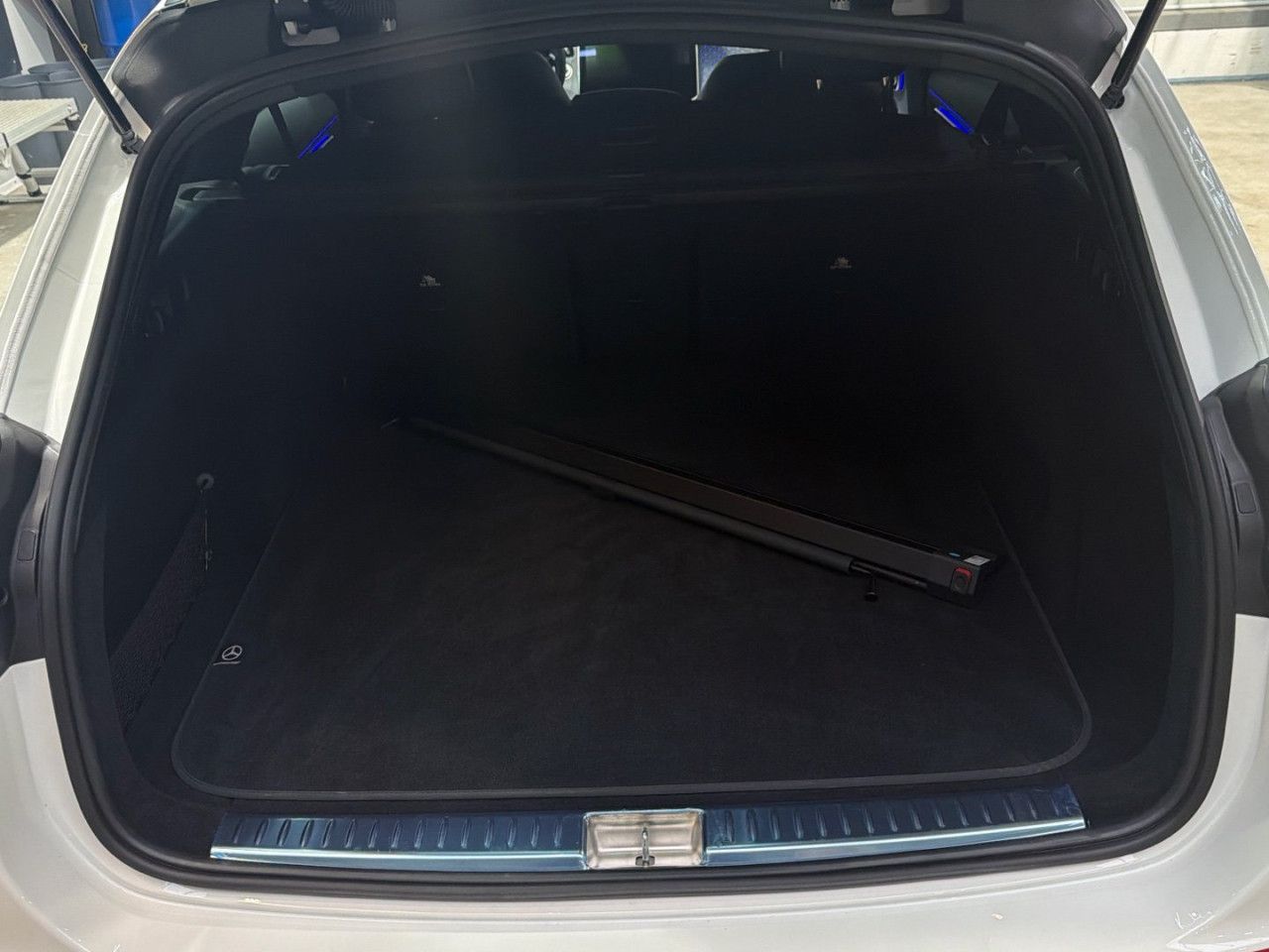 Mercedes-Benz E-Klasse – Bild 18