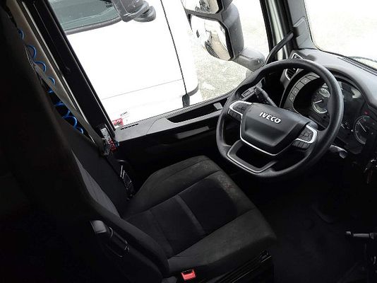 Vehicle image 6 / 6