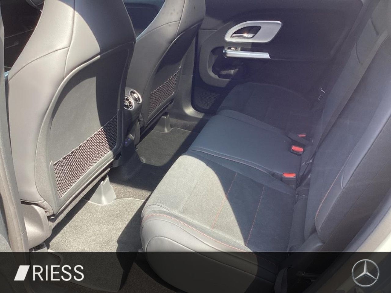 Mercedes-Benz GLB – Bild 13