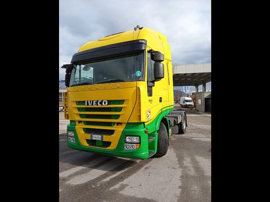 Vehicle image 10 / 17