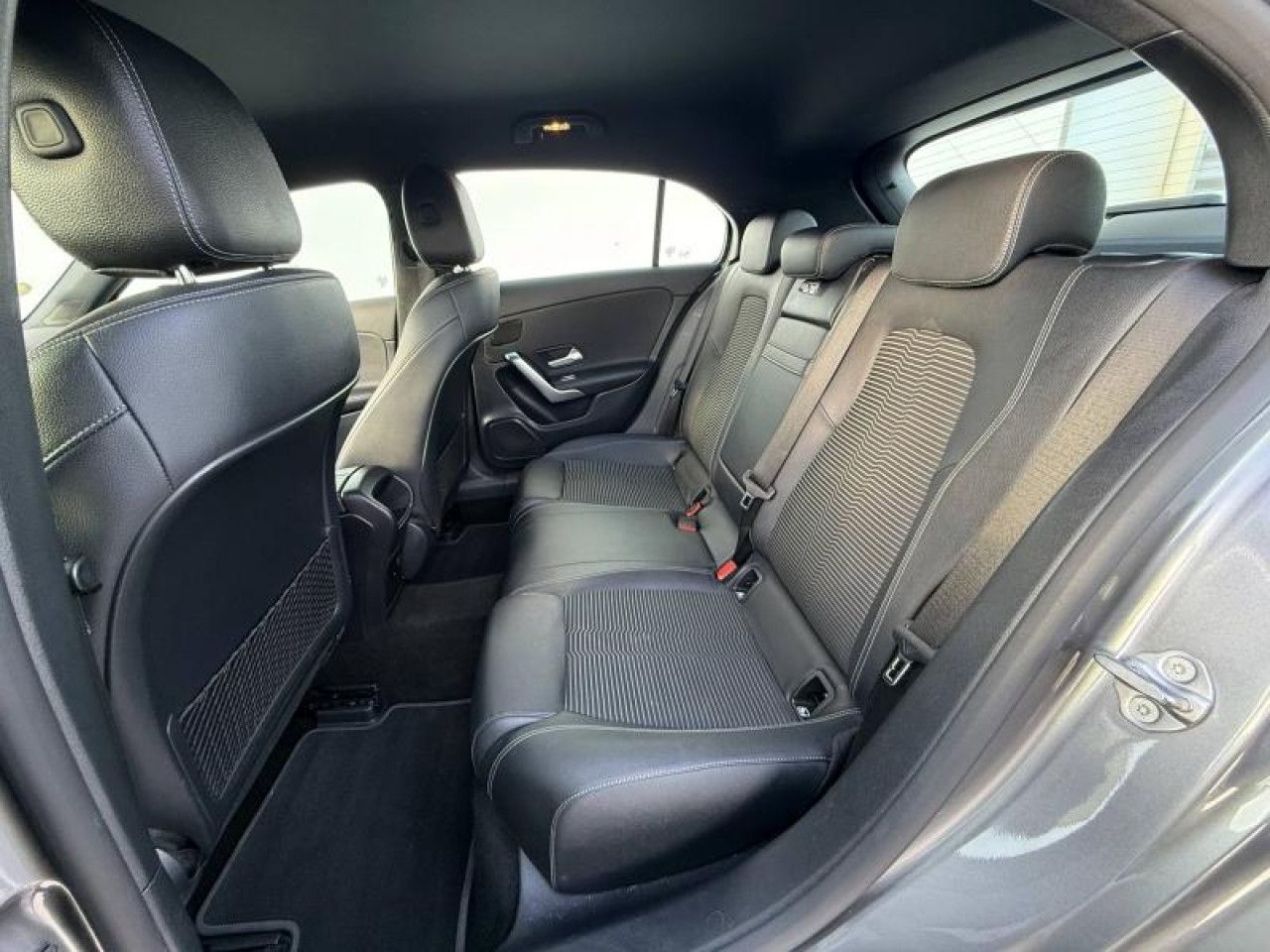 Photo du v&eacute;hicule 13 / 17