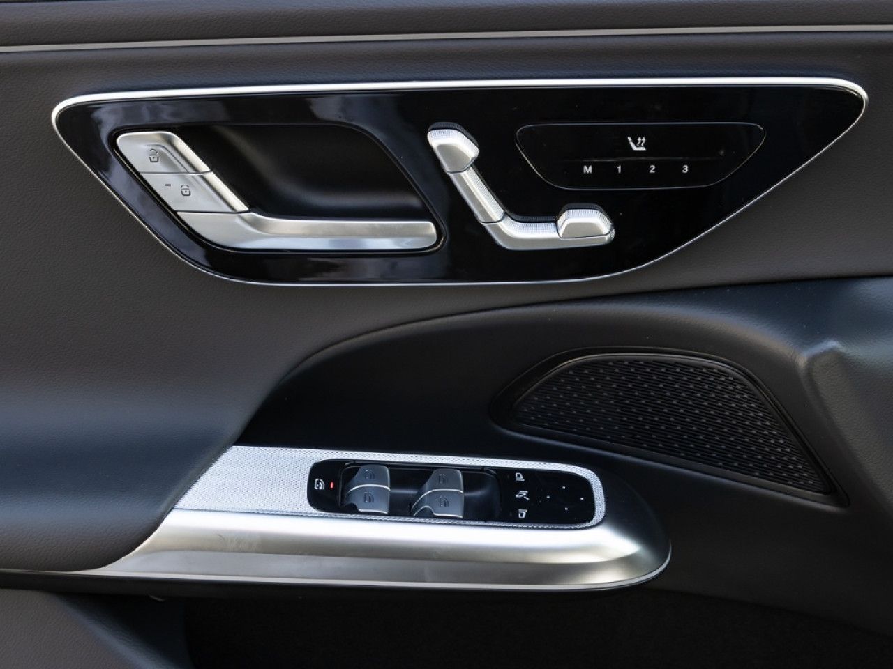 Mercedes-Benz E-Klasse – Bild 12