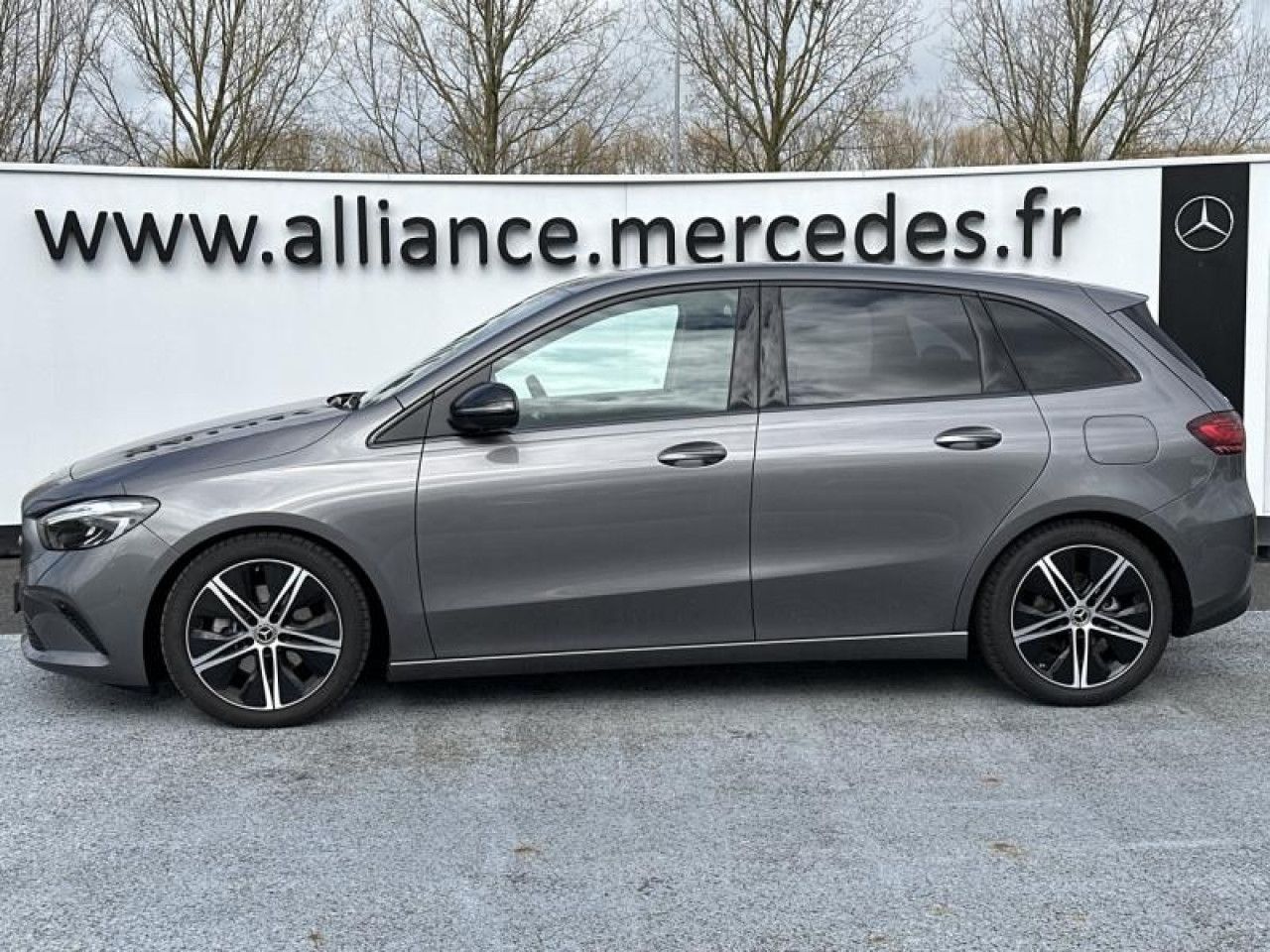 Photo du v&eacute;hicule 2 / 18