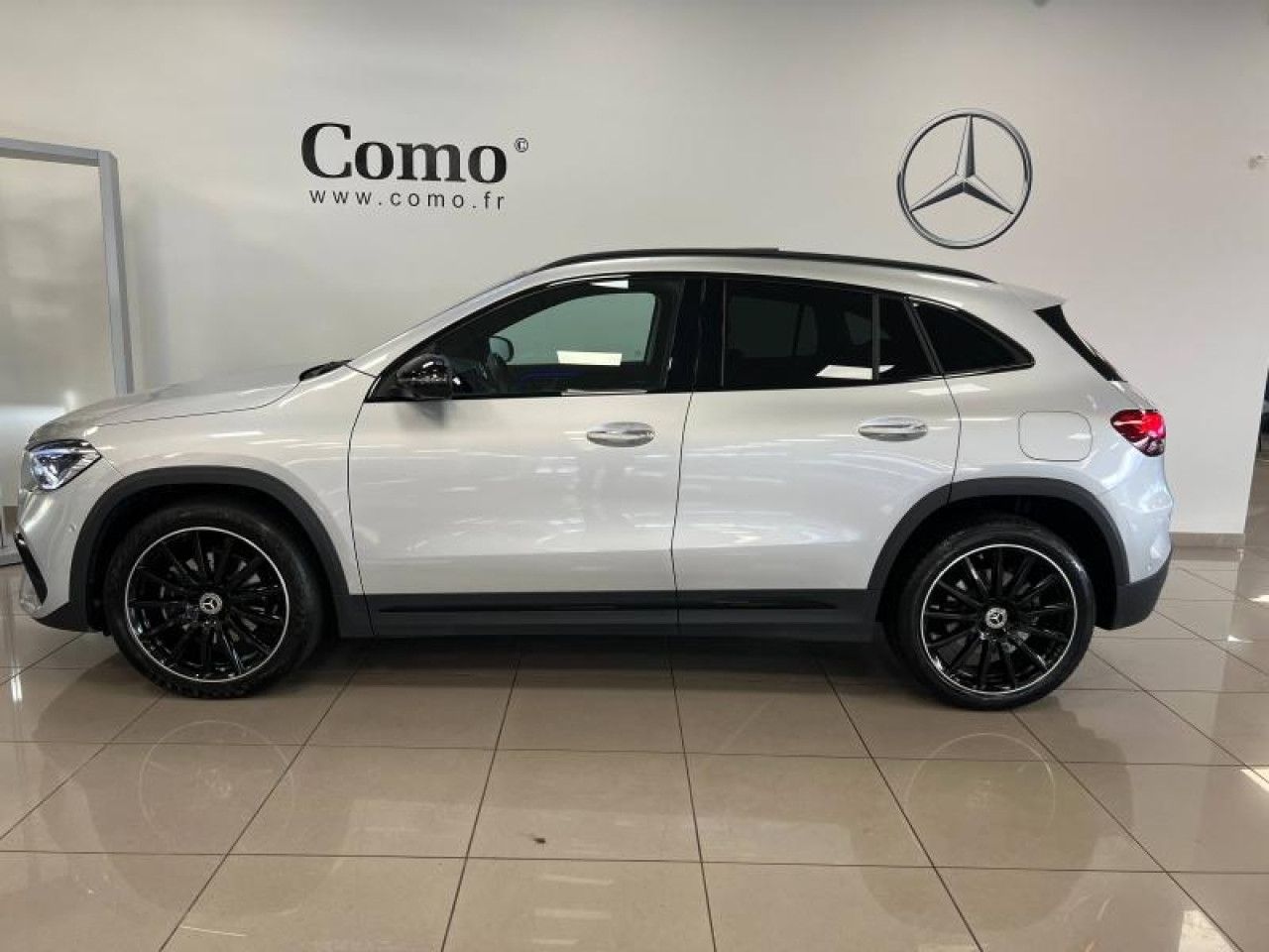 Photo du v&eacute;hicule 2 / 18