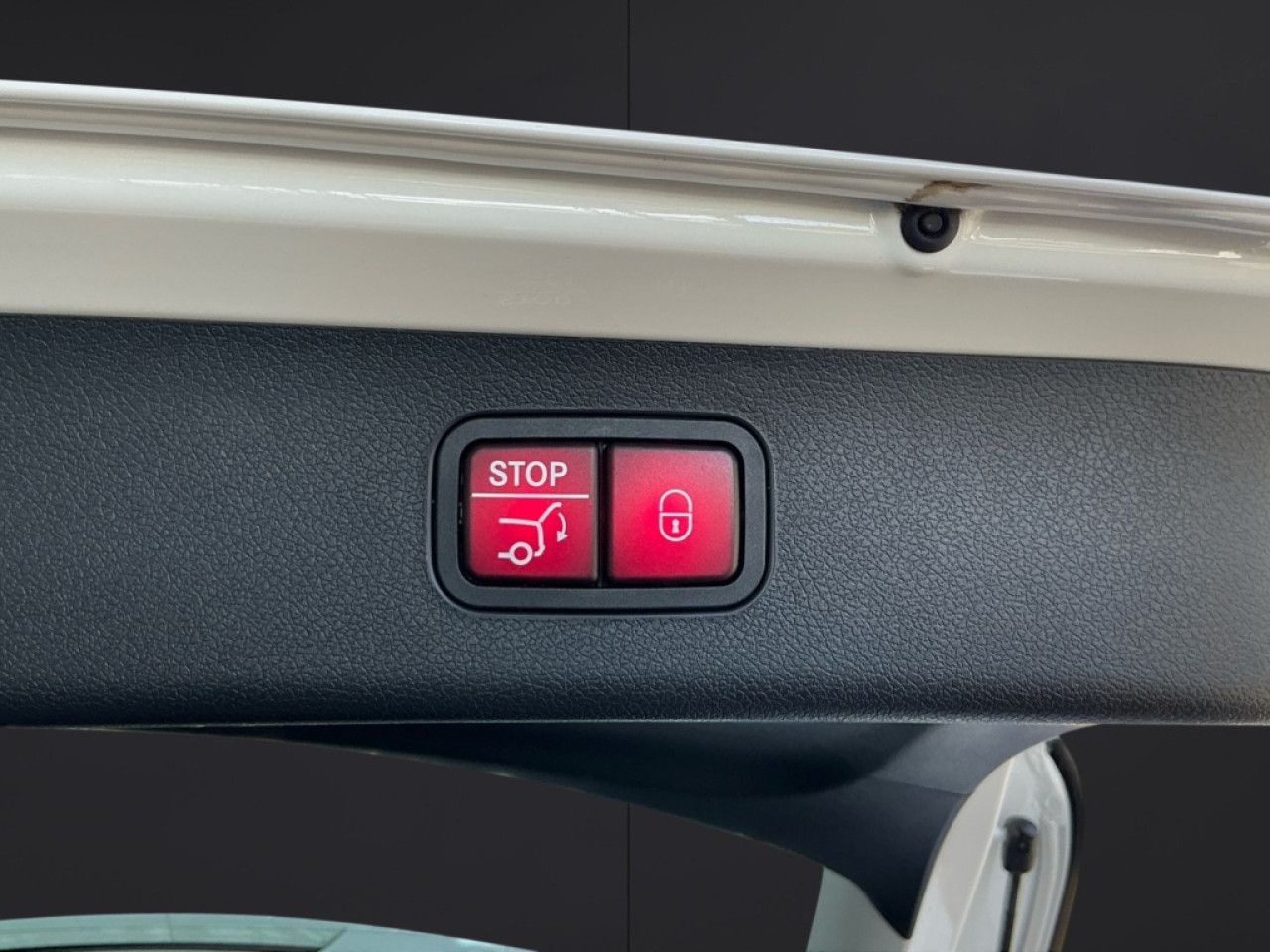 Mercedes-Benz E-Klasse – Bild 16