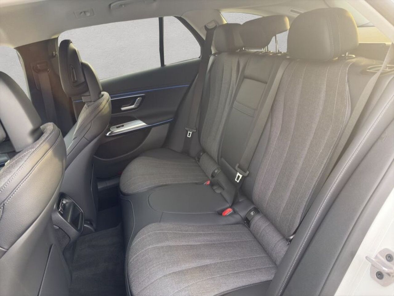 Mercedes-Benz E-Klasse – Bild 15