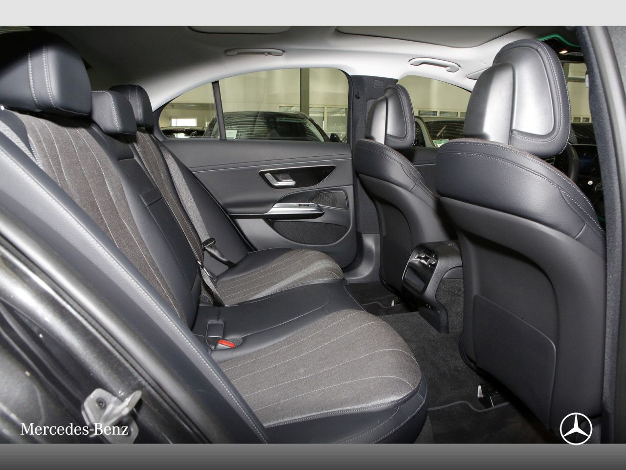 Mercedes-Benz E-Klasse – Bild 9