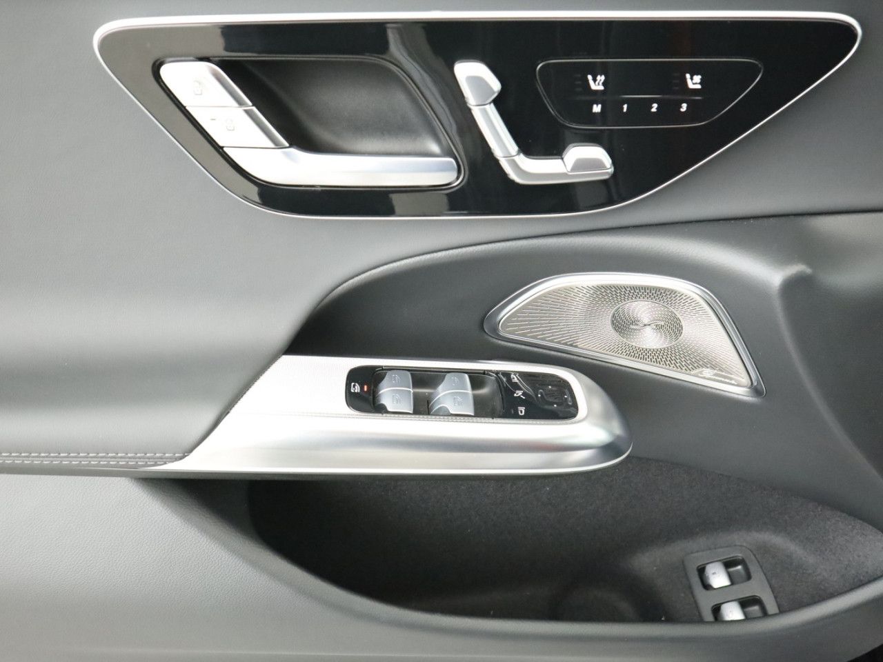 Mercedes-Benz E-Klasse – Bild 20