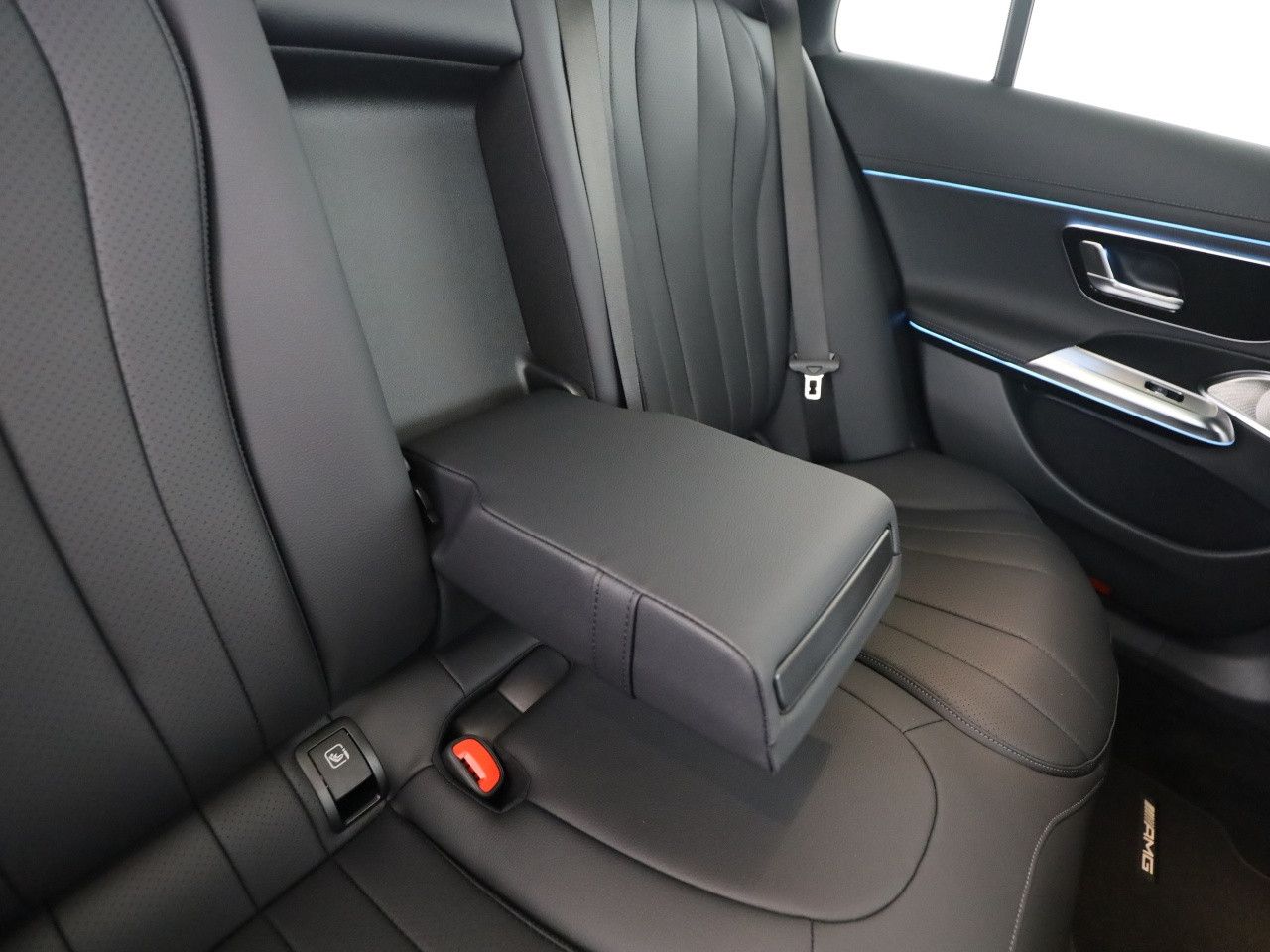 Mercedes-Benz E-Klasse – Bild 20