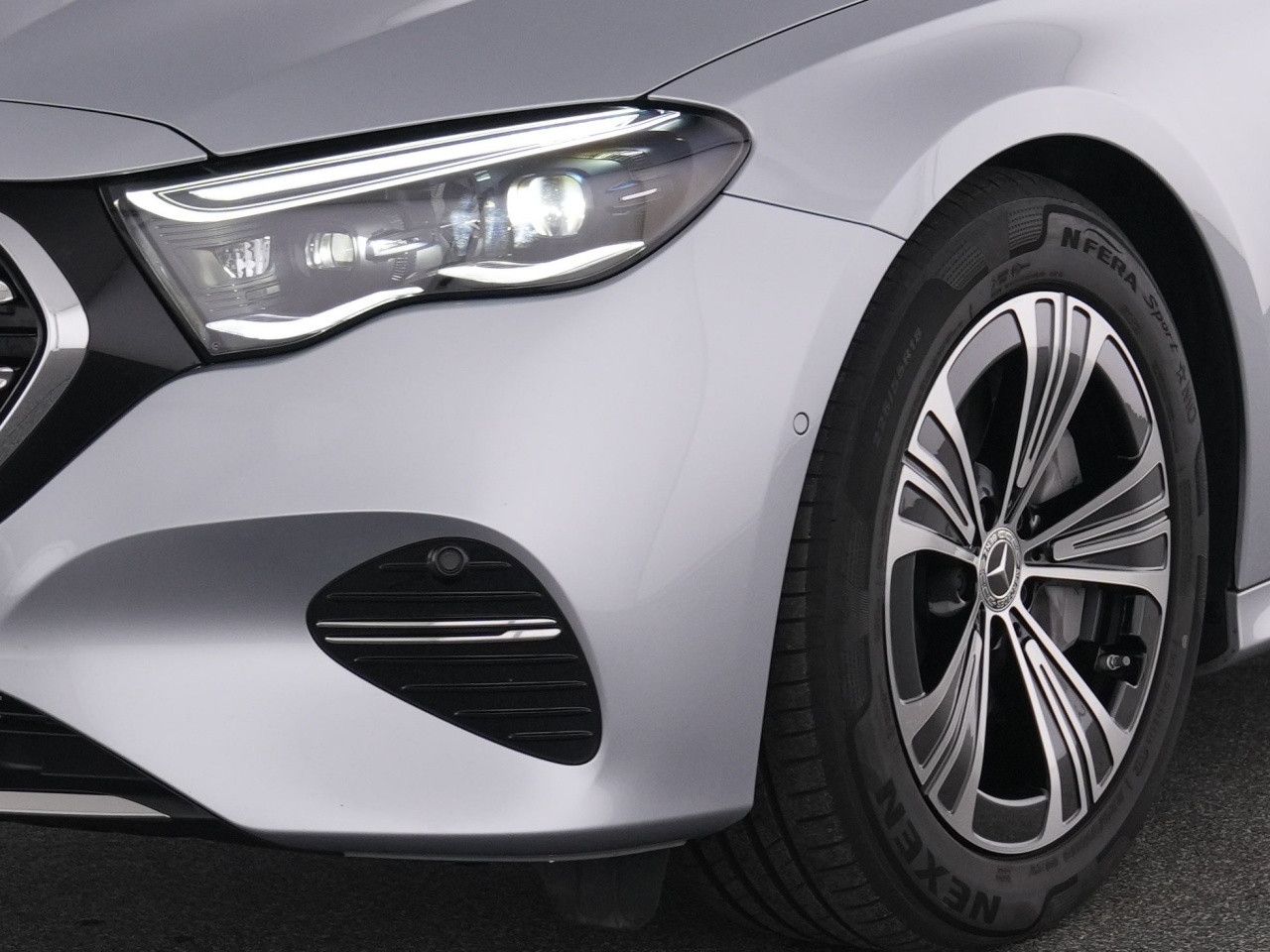 Mercedes-Benz E-Klasse – Bild 8