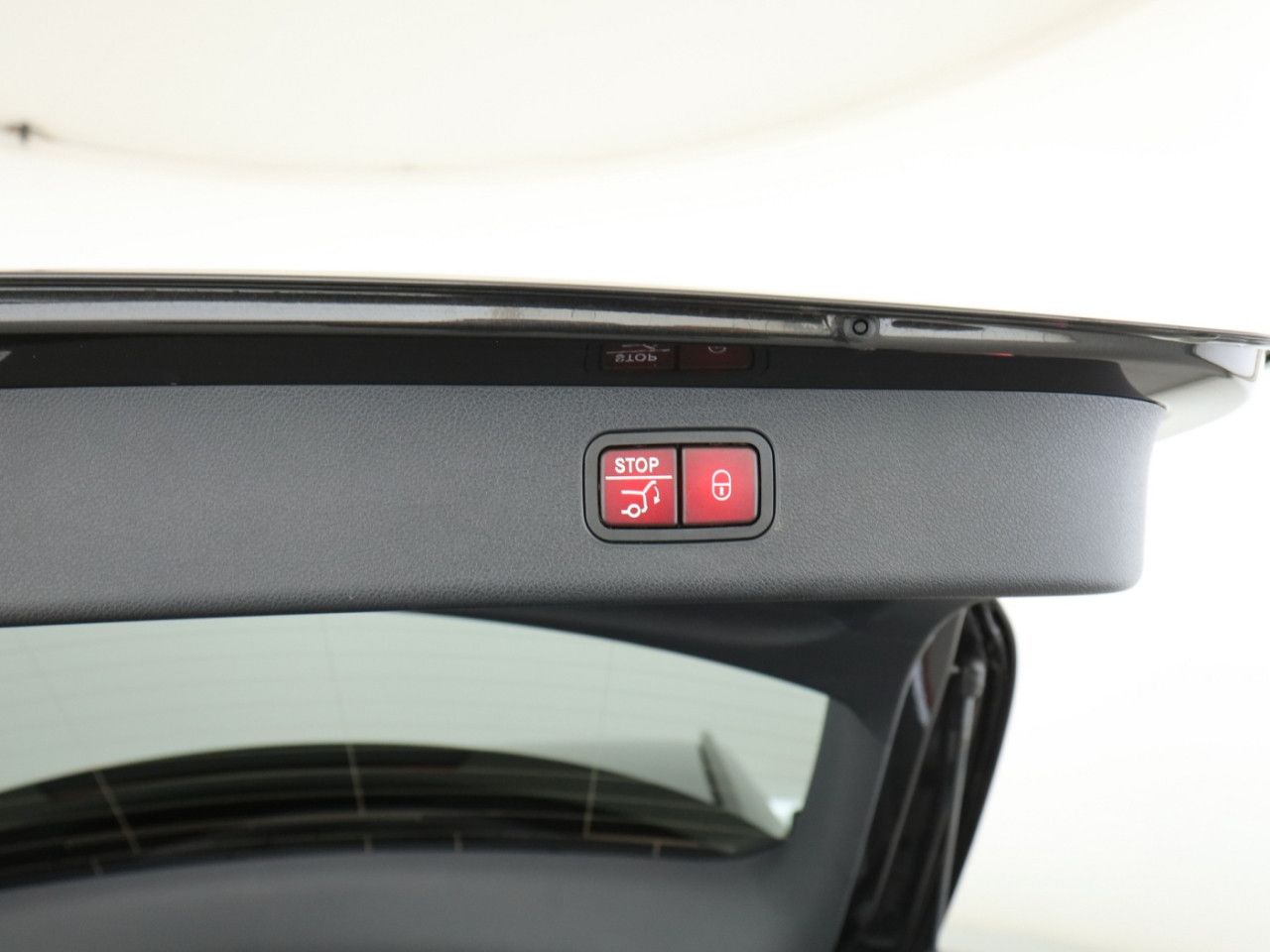 Mercedes-Benz E-Klasse – Bild 24
