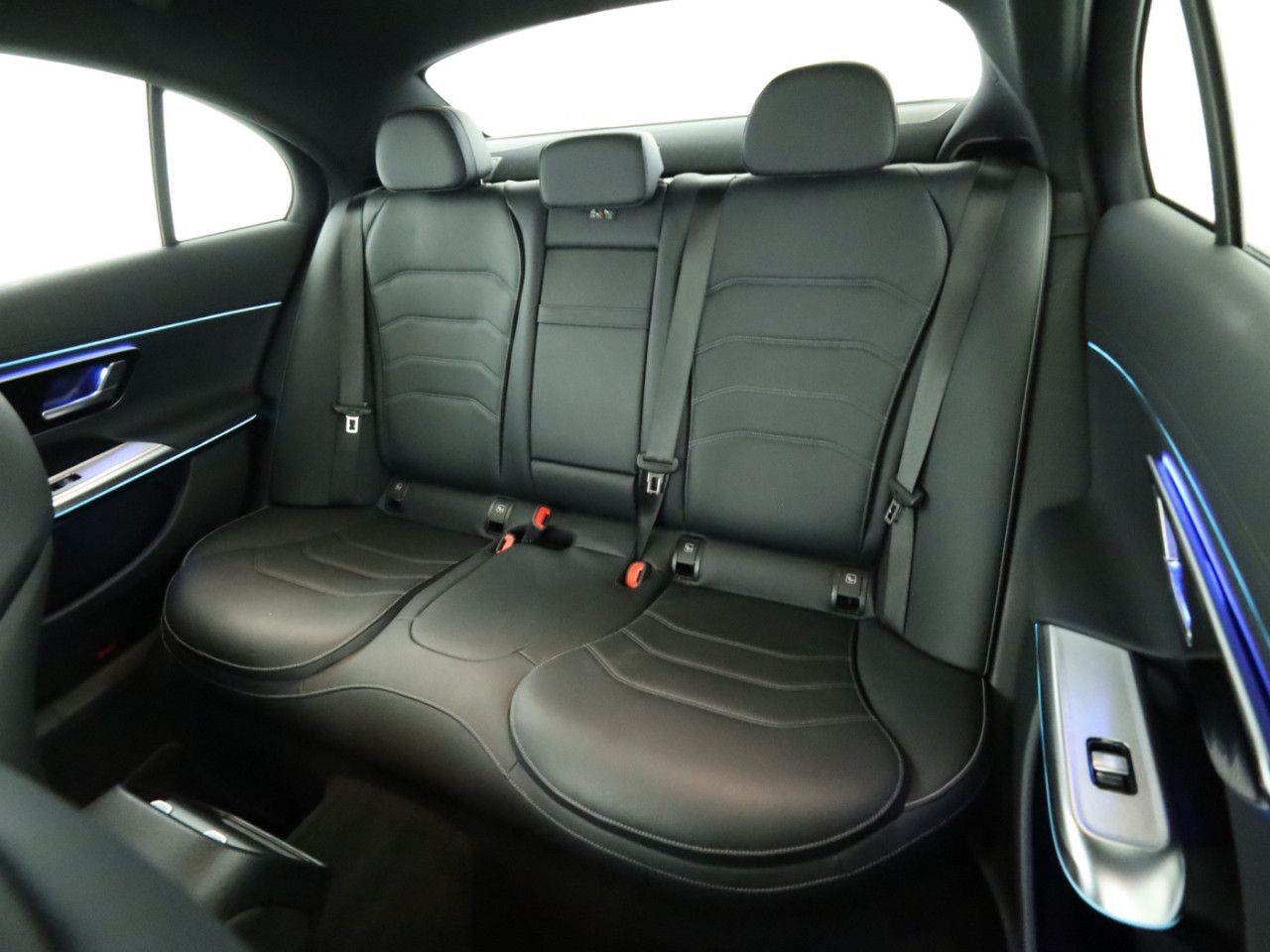 Mercedes-Benz E-Klasse – Bild 18