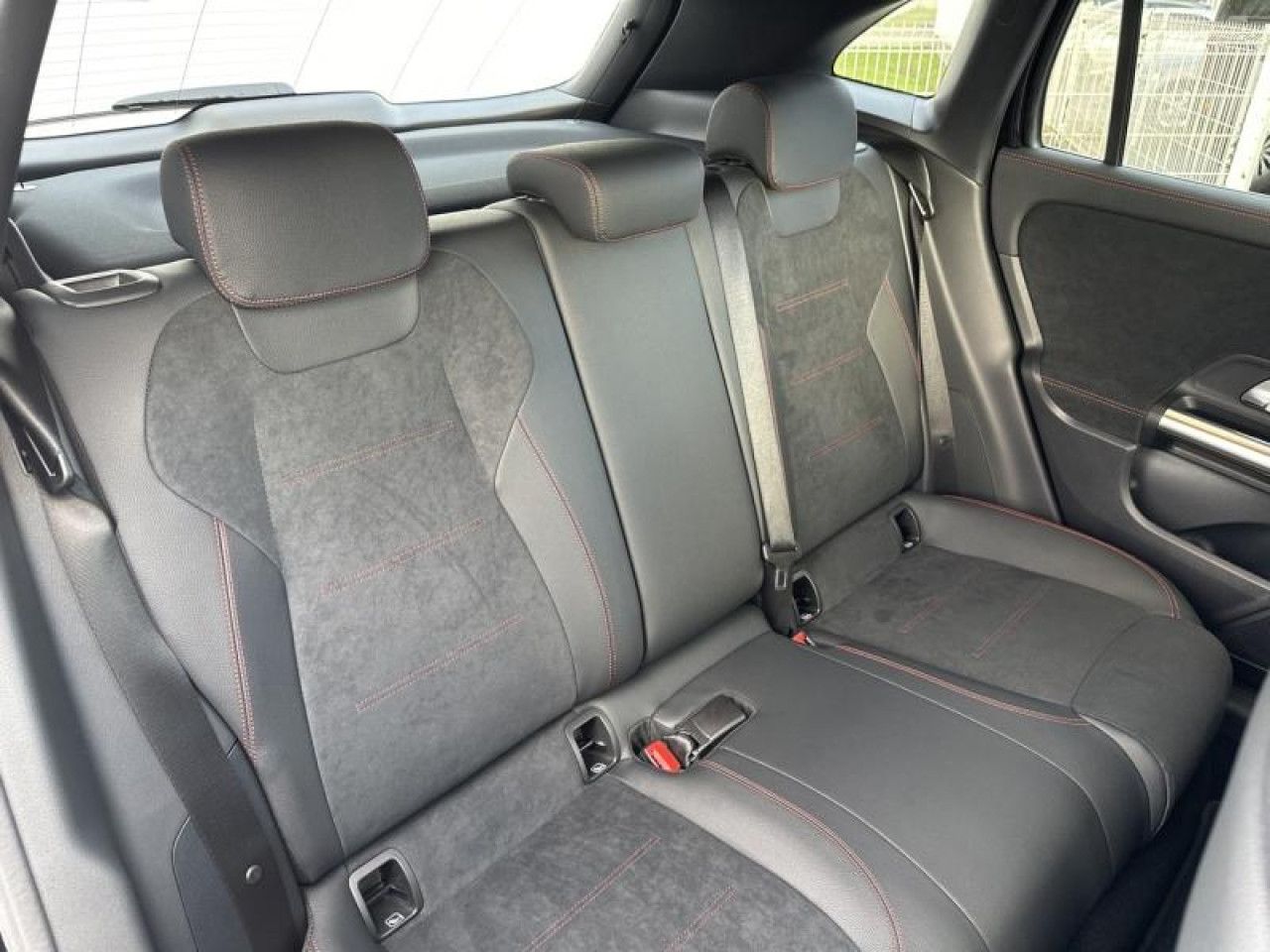 Photo du v&eacute;hicule 13 / 18