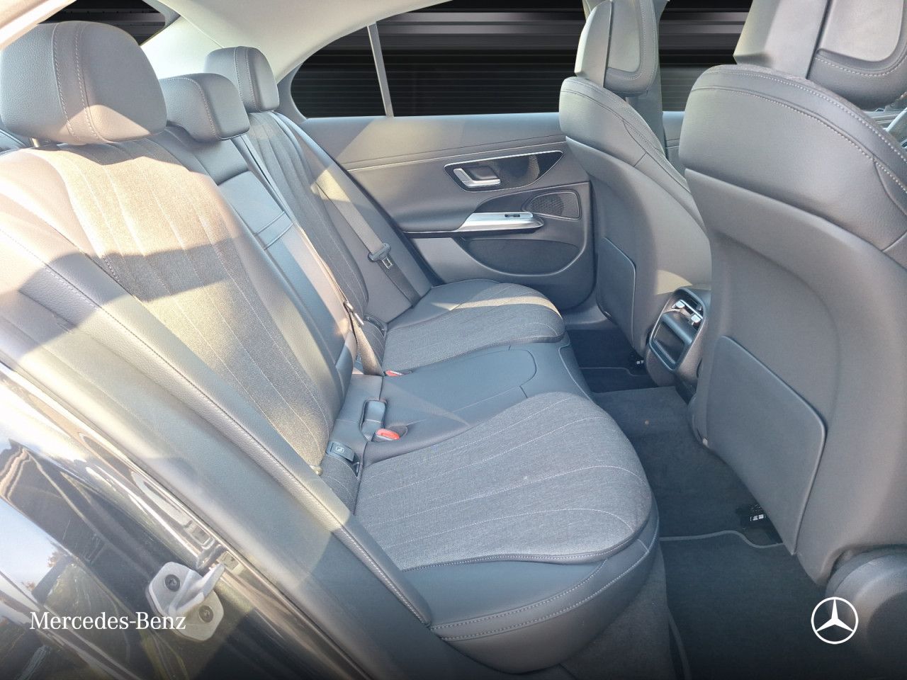 Mercedes-Benz E-Klasse – Bild 19