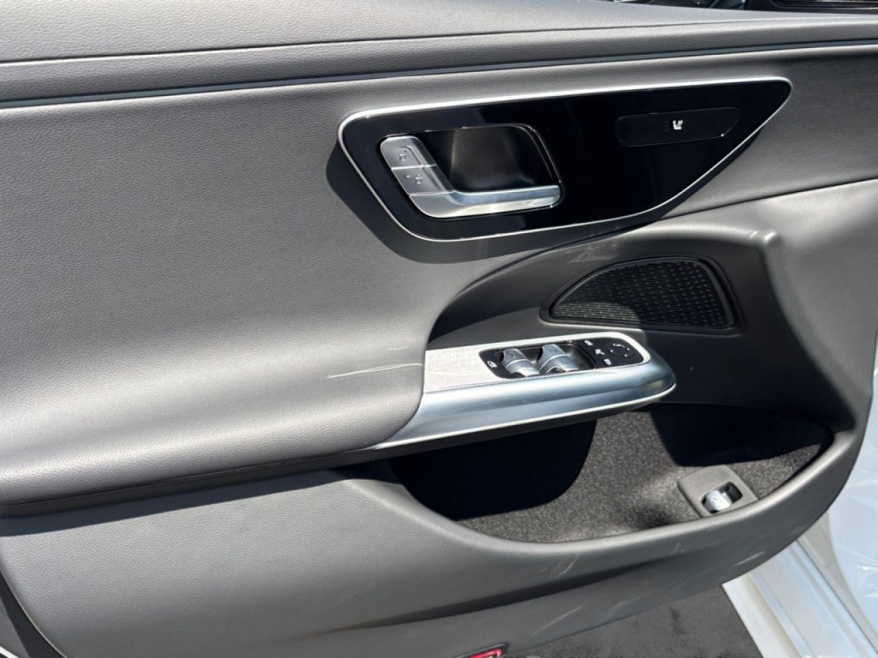 Mercedes-Benz E-Klasse – Bild 9