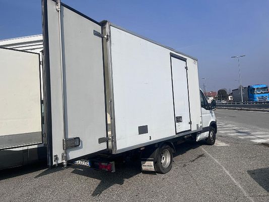 Vehicle image 16 / 17