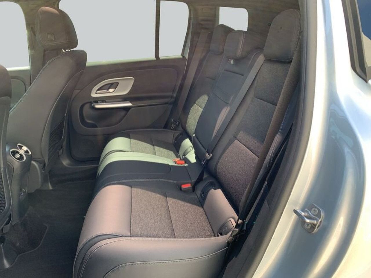 Mercedes-Benz GLB – Bild 12