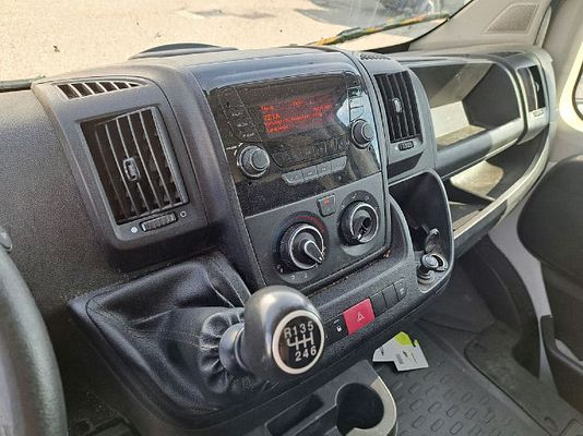 Vehicle image 15 / 15