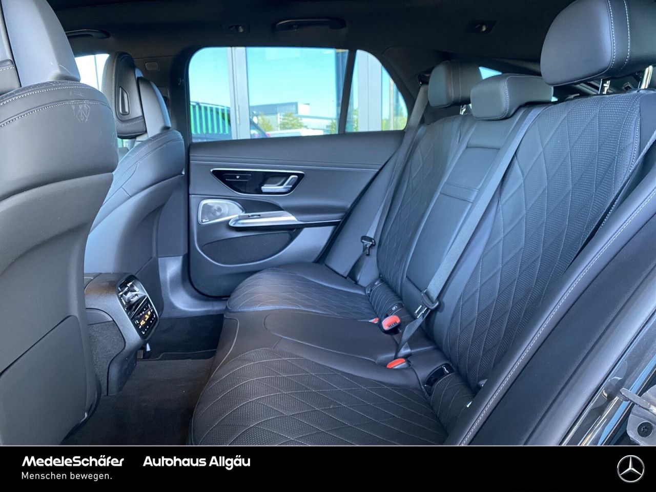 Mercedes-Benz E-Klasse – Bild 14