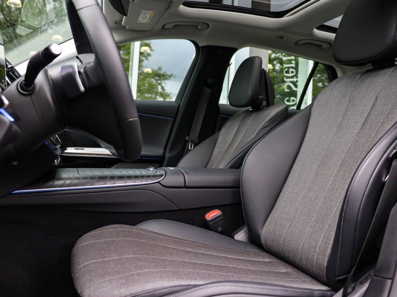 Mercedes-Benz E-Klasse – Bild 8