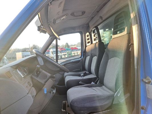 Vehicle image 13 / 16