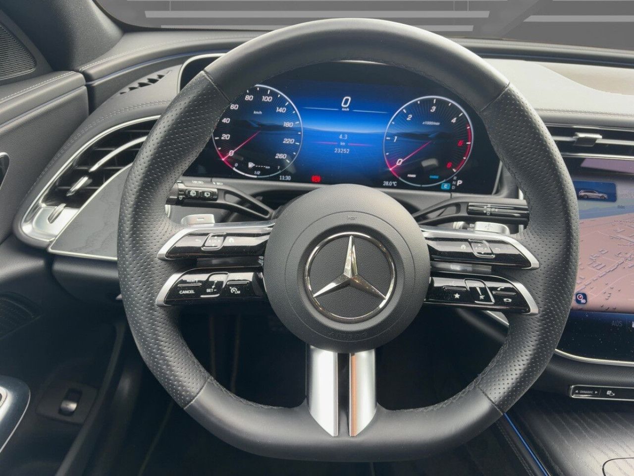 Mercedes-Benz E-Klasse – Bild 13