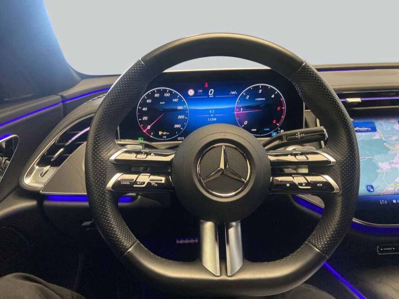 Mercedes-Benz E-Klasse – Bild 16