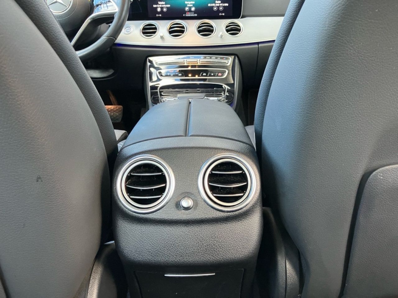Mercedes-Benz E-Klasse – Bild 22